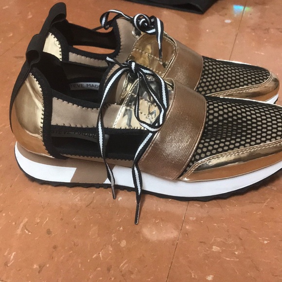 Steve Madden Sneakers - Picture 2 of 3